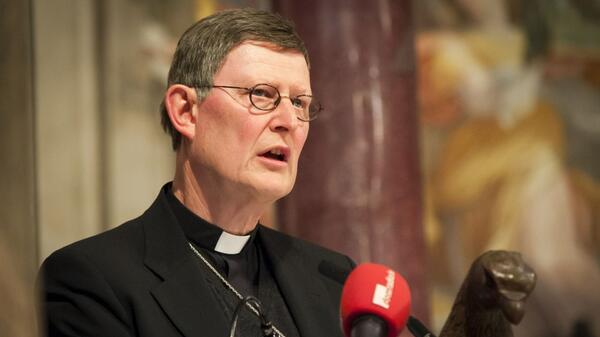Kard. Woelki przyznaje, że taka izolacja uświadamia też kardynałom, że konklawe jest wydarzeniem duchowym, jedną wielką liturgią