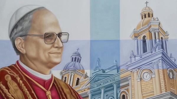 Papież Leon XIV na tle katedry Santa María w Chiclayo w Peru, gdzie był biskupem – tak wygląda pierwszy obraz nowego Papieża
