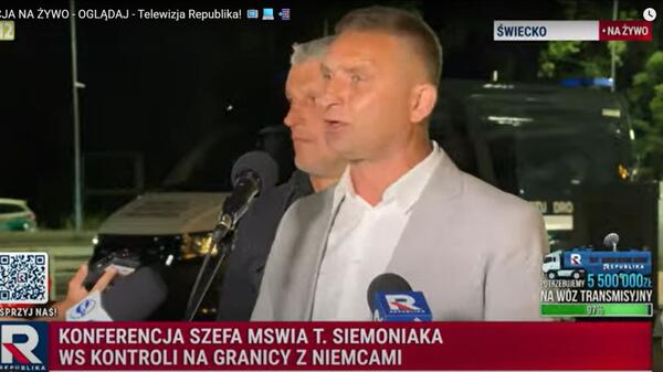 Robert Bąkiewicz odpowiadał na pytania po konferencji ministra Tomasza Siemoniaka