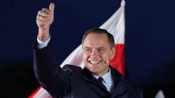 Jak przekazuje KPRP, uroczystości rozpoczną się w gmachu Sejmu, gdzie o godzinie 10.00 Marszałek Sejmu otworzy wspólne posiedzenie Sejmu i Senatu czyli Zgromadzenia Narodowego. To przed nim Karol Nawrocki złoży prezydencką przysięgę