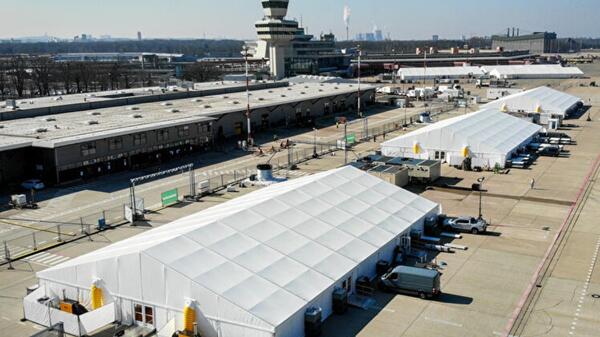 obóz dla migrantów na Tegel obóz dla migrantów na Tegel