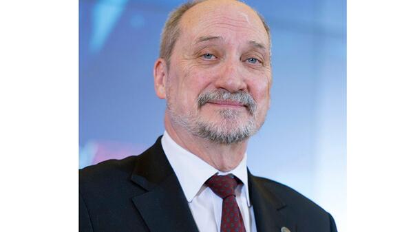 Czy ręce tzw. ludowej sprawiedliwości po raz kolejny dosięgną Antoniego Macierewicza? Bojownik o wolną Polskę wielokrotnie siedział za kratami w PRL