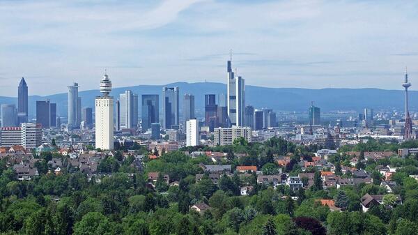Frankfurt nad Menem jest miastem partnerskim izraelskiego Tel Awiwu