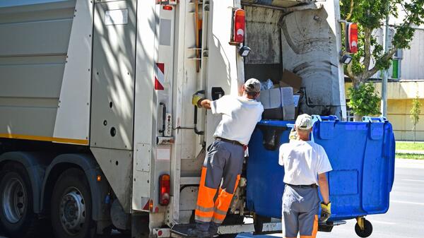 Długi firm zbierających i przetwarzających odpady wynoszą 322,3 mln zł i są o 21 proc. większe niż rok temu