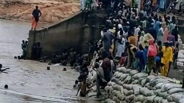 Nigeria - mosty umacniane piaskiem Nigeria - mosty umacniane piaskiem