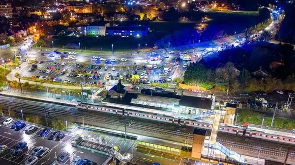 akcja policyjna na stacji Huntingdon akcja policyjna na stacji Huntingdon