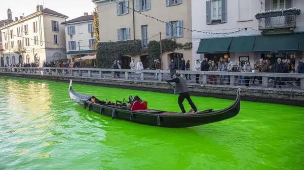 kanał wenecki zanieczyszczony z inspiracji Grety Thunberg