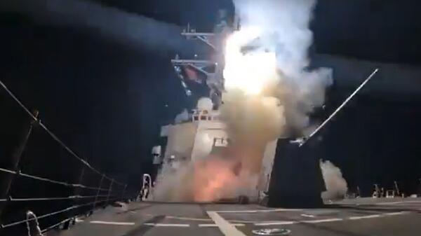 wystrzelenie pocisku z USS Paul Ignatius