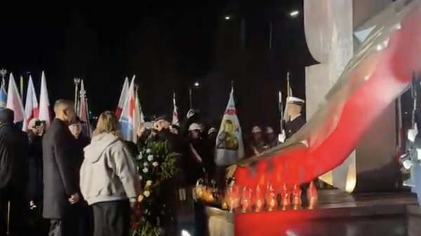 Prezydent Karol Nawrocki oddał hołd ofiarom Grudnia 1970 w Gdyni