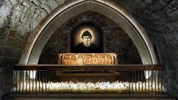 Papież Leon XIV odwiedzi grób św. Szarbela w Annayi