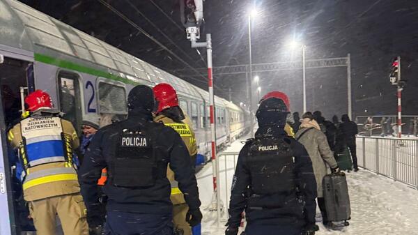 pociąg utknął pod Sterławkami