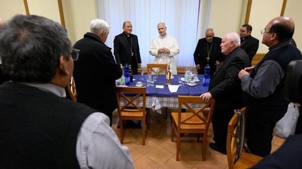 Wspólny obiad papieża z biskupami Peru