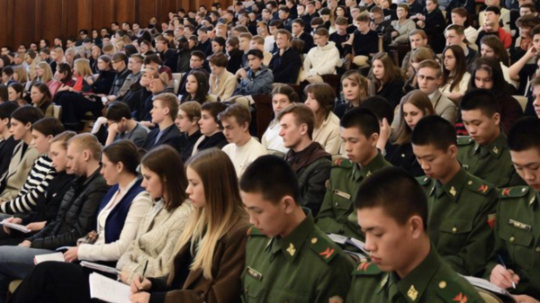 Chińscy studenci w AszWoj