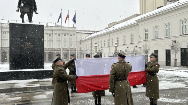 Flagi z Pałacu Prezydenckiego