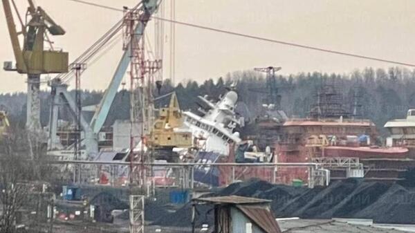 port w obwodzie leningradzkim po ataku ukraińskich dronów