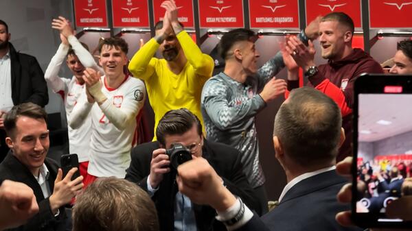 Karol Nawrocki pogratulował zawodnikom