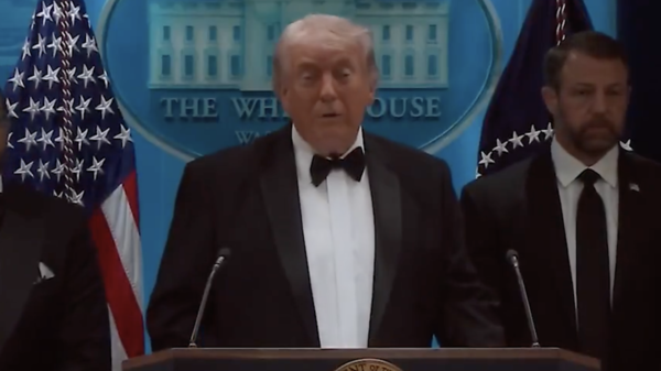 Atak podczas kolacji z Trumpem