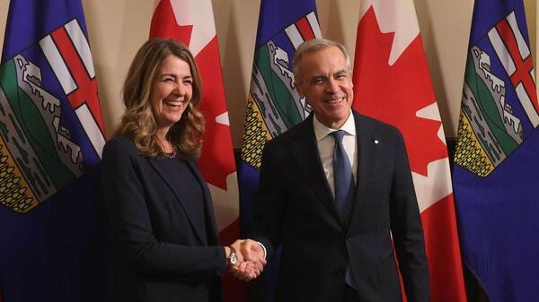 Danielle Smith i Mark Carney