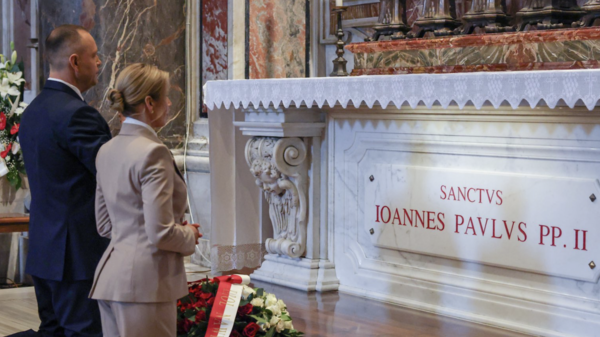 Nawrocki oddał hołd św. Janowi Pawłowi II w Watykanie