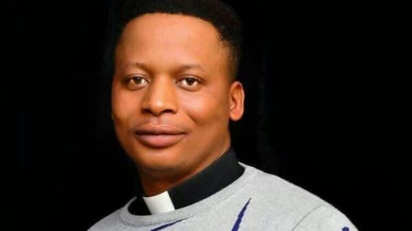 Uwolniono porwanego księdza w Nigerii