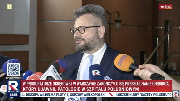 Rzecznik prasowy Prokuratury Okręgowej w Warszawie prokurator Piotr Skiba podczas briefingu w siedzibie prokuratury w Warszawie
