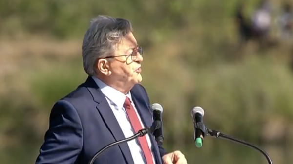 Jean-Luc Mélenchon proponuje przed wyborami prezydenckimi zamrożenie części francuskiego długu