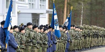 swastyka na flagach fińskiego wojska