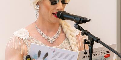 drag queen Vicky
