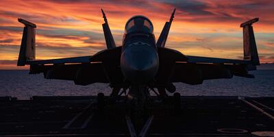 samolot na lotniskowcu USS Gerald Ford