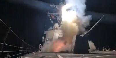 wystrzelenie pocisku z USS Paul Ignatius