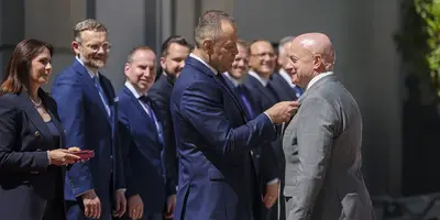 Karol Nawrocki wręczył odznaczenia samorządowcom