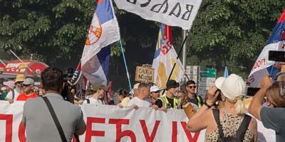 protesty w Serbii