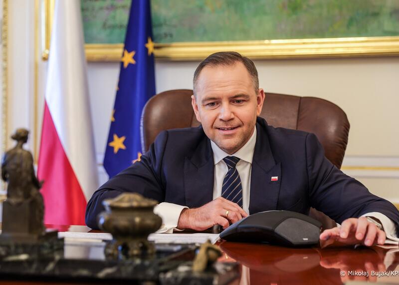 Nawrocki rozmawia z Trumpem
