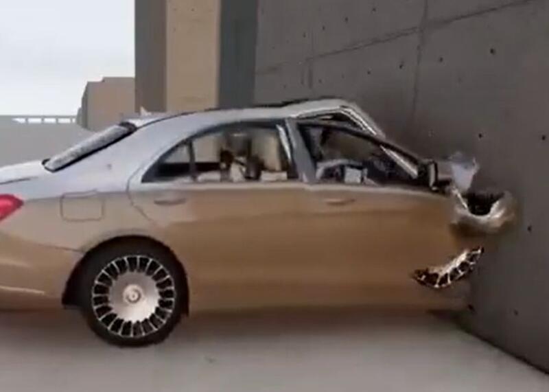 Mercedes - crash test