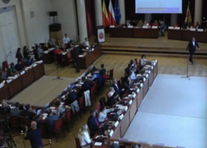 Trzaskowski wycofał się z projektu prohibicji