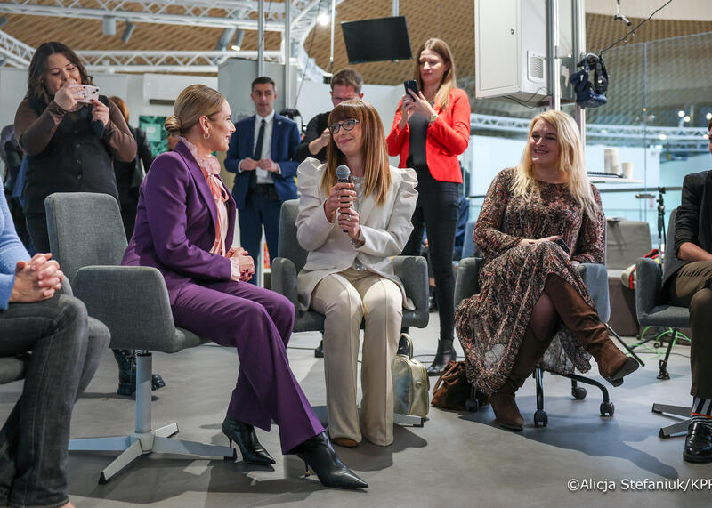 Małżonka Prezydenta RP Marta Nawrocka  na spotkaniu w Kielcach