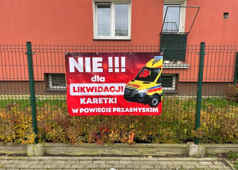 Alarm w Przasnyszu. Mieszkańcy boją się ograniczenia pracy karetek Alarm w Przasnyszu. Mieszkańcy boją się ograniczenia pracy karetek