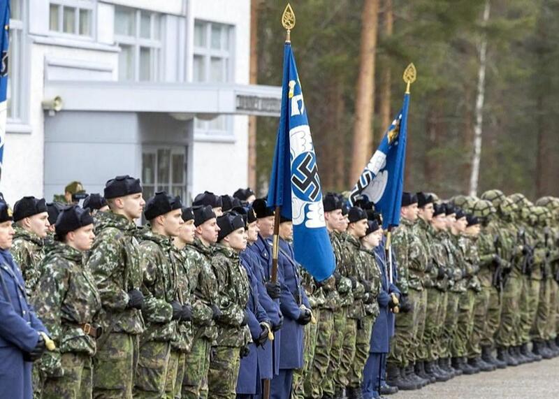 swastyka na flagach fińskiego wojska