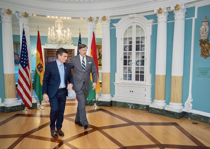 Rodrigo Paz i Christopher Landau