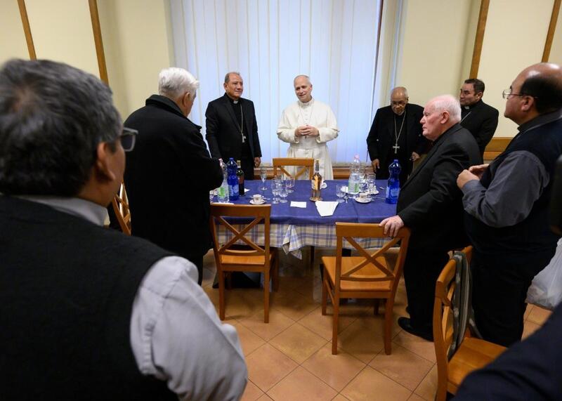 Wspólny obiad papieża z biskupami Peru