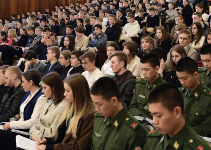 Chińscy studenci w AszWoj