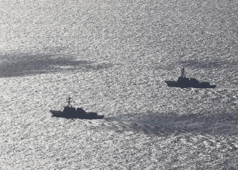 dwa amerykańskie niszczyciele