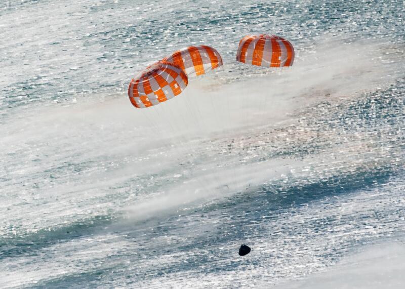 wodowanie kapsuły w Pacyfiku