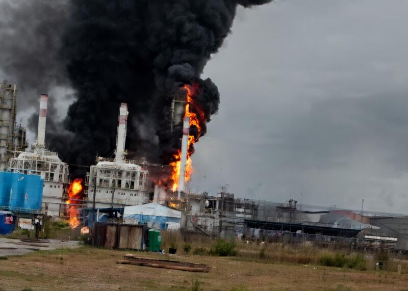 rosyjska rafineria trafiona przez Ukraińców