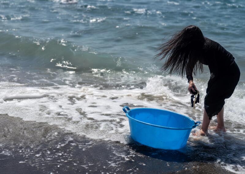 wyrzuciły homary do morza