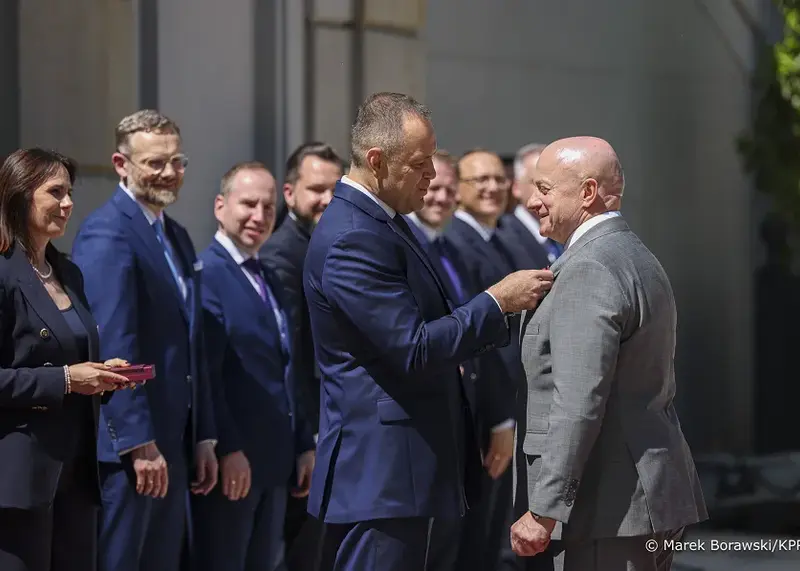 Karol Nawrocki wręczył odznaczenia samorządowcom