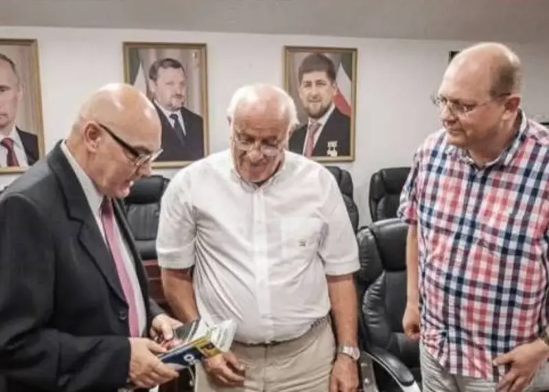 Dziennikarz „Przeglądu” jeździł do Rosji na koszt fundacji powiązanej z Kremlem