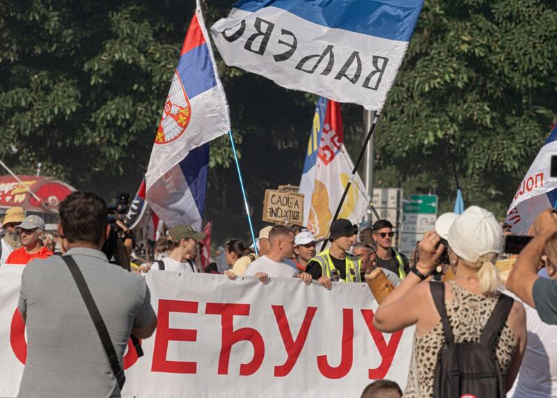 protesty w Serbii
