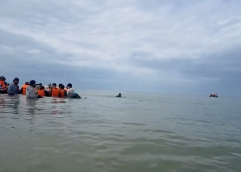Rekord na kanale La Manche. 230 migrantów stłoczonych na jednym pontonie