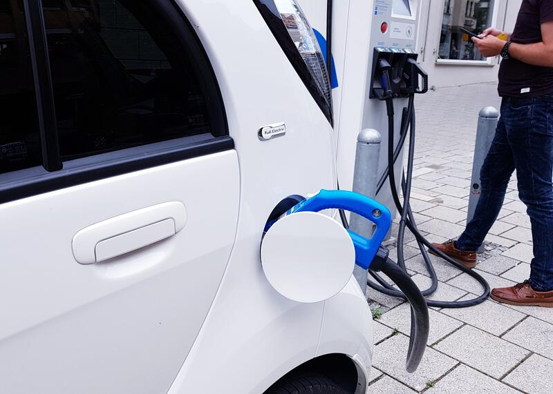 samochód elektryczny